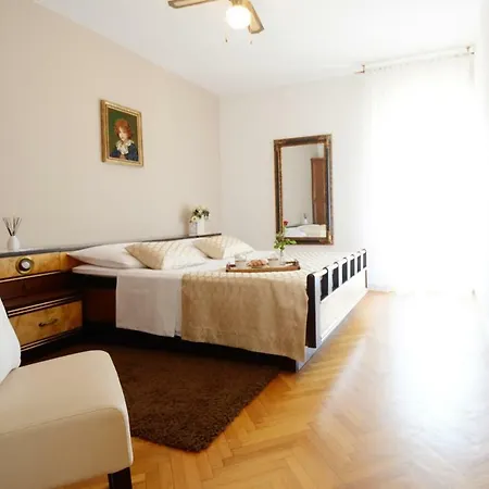Apartman Ruzmarin Appartement *
