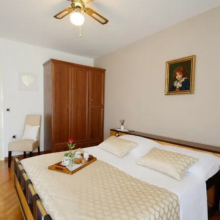 شقة Apartman Ruzmarin