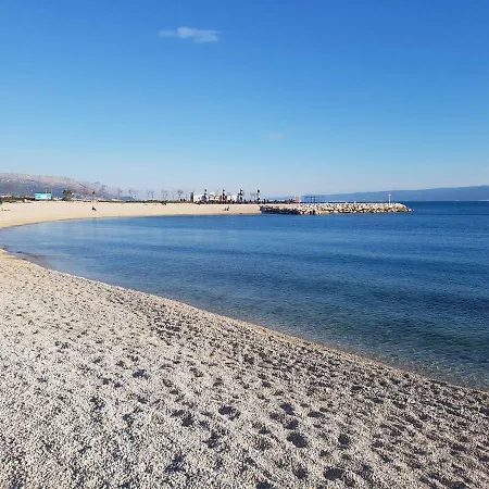 Apartman Ruzmarin شقة